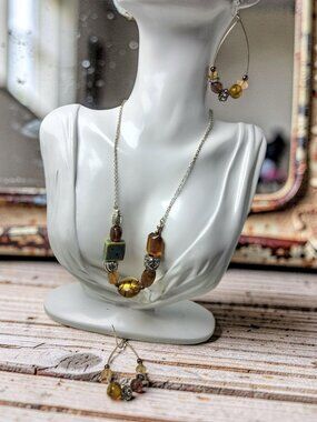 Vintage Sao for Avon womens chic boho style glass beaded necklace and earring se